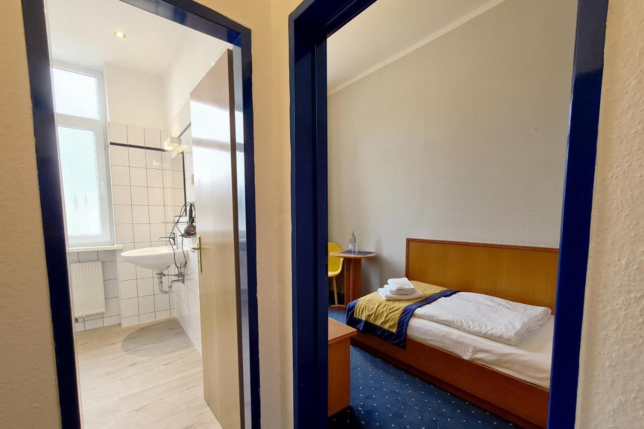 Hotel Zur Traube คูล็องสบอร์น ภายนอก รูปภาพ
