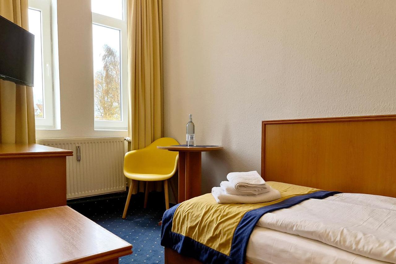Hotel Zur Traube คูล็องสบอร์น ภายนอก รูปภาพ