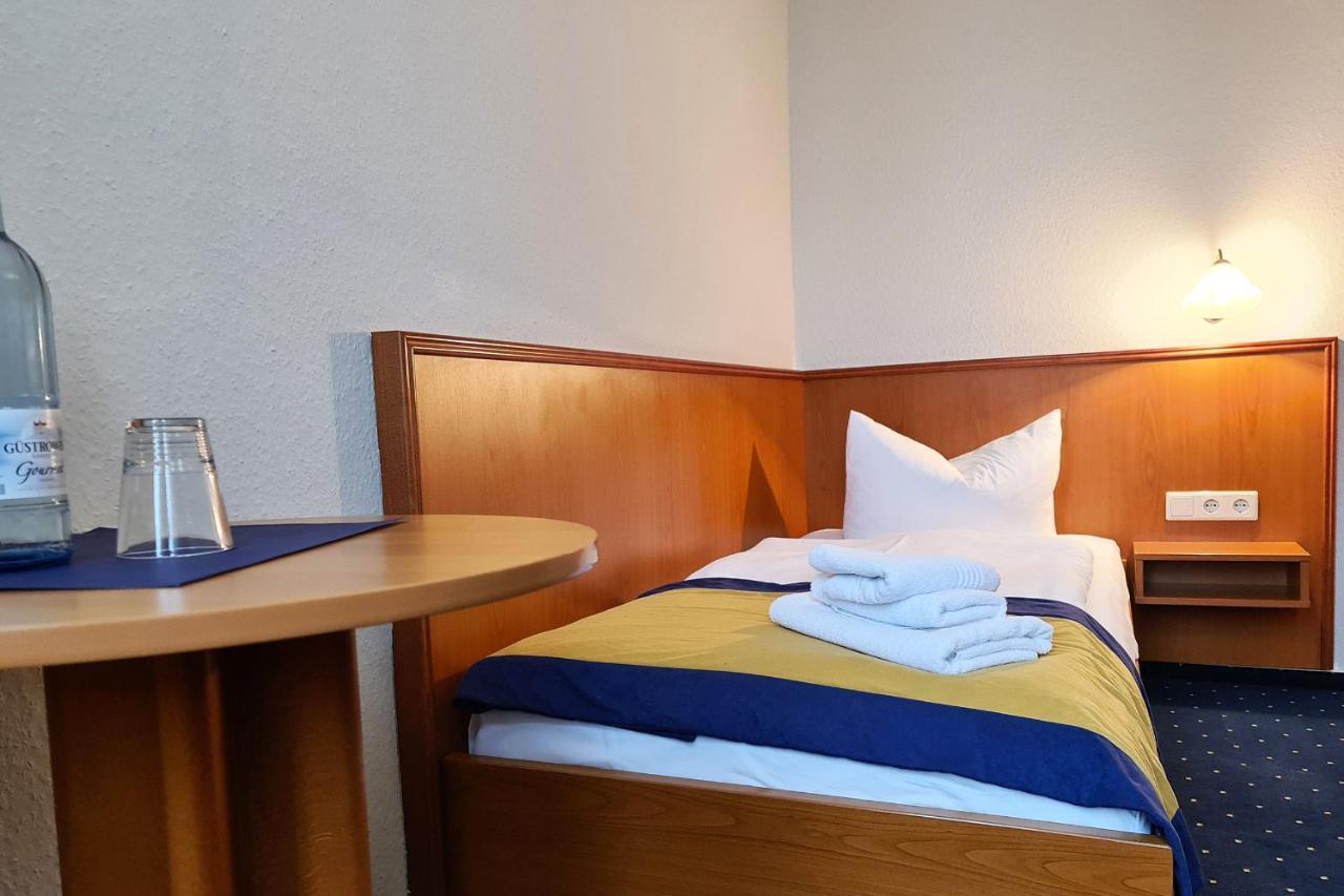 Hotel Zur Traube คูล็องสบอร์น ภายนอก รูปภาพ