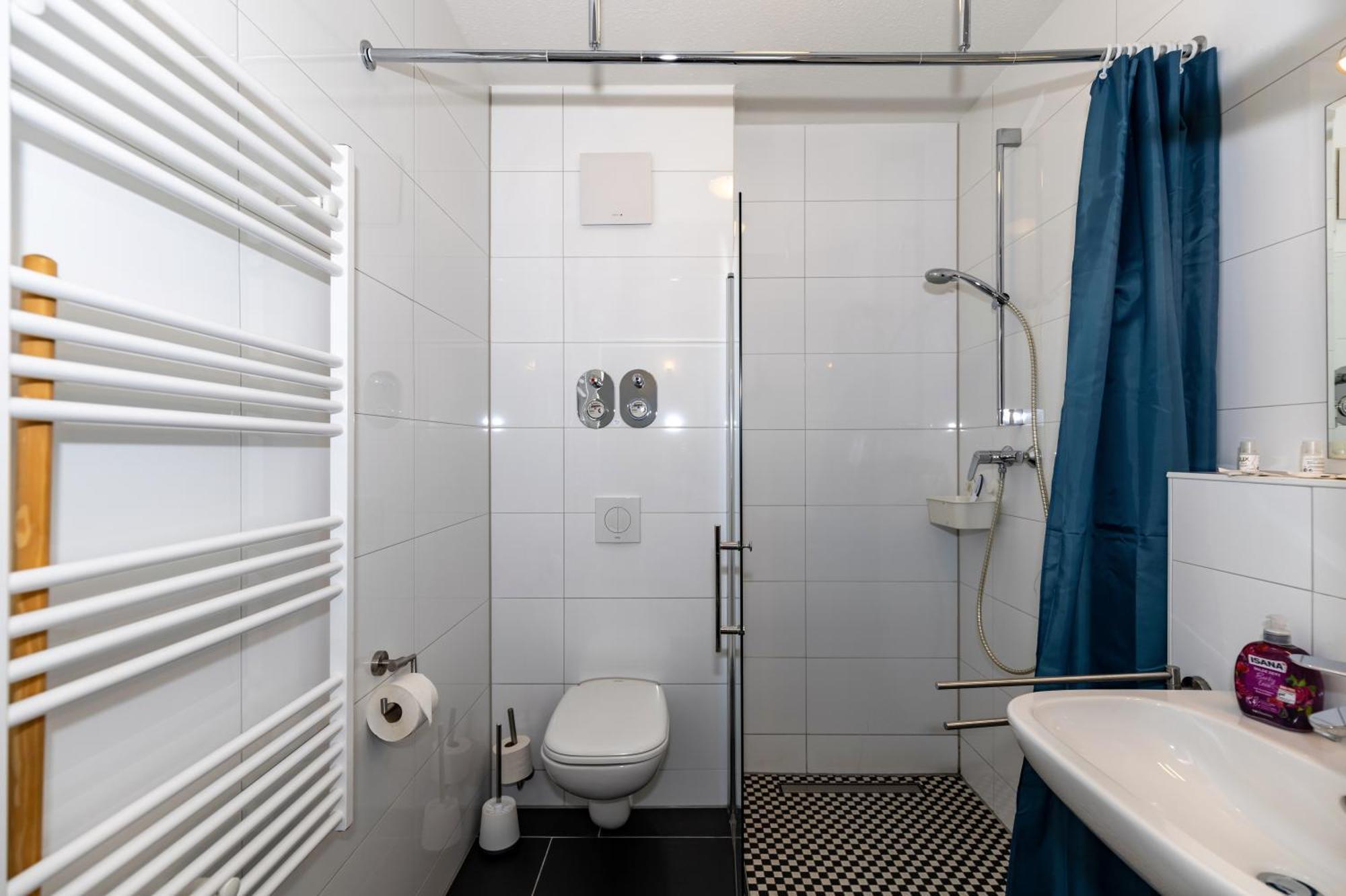 Hotel Zur Traube คูล็องสบอร์น ภายนอก รูปภาพ