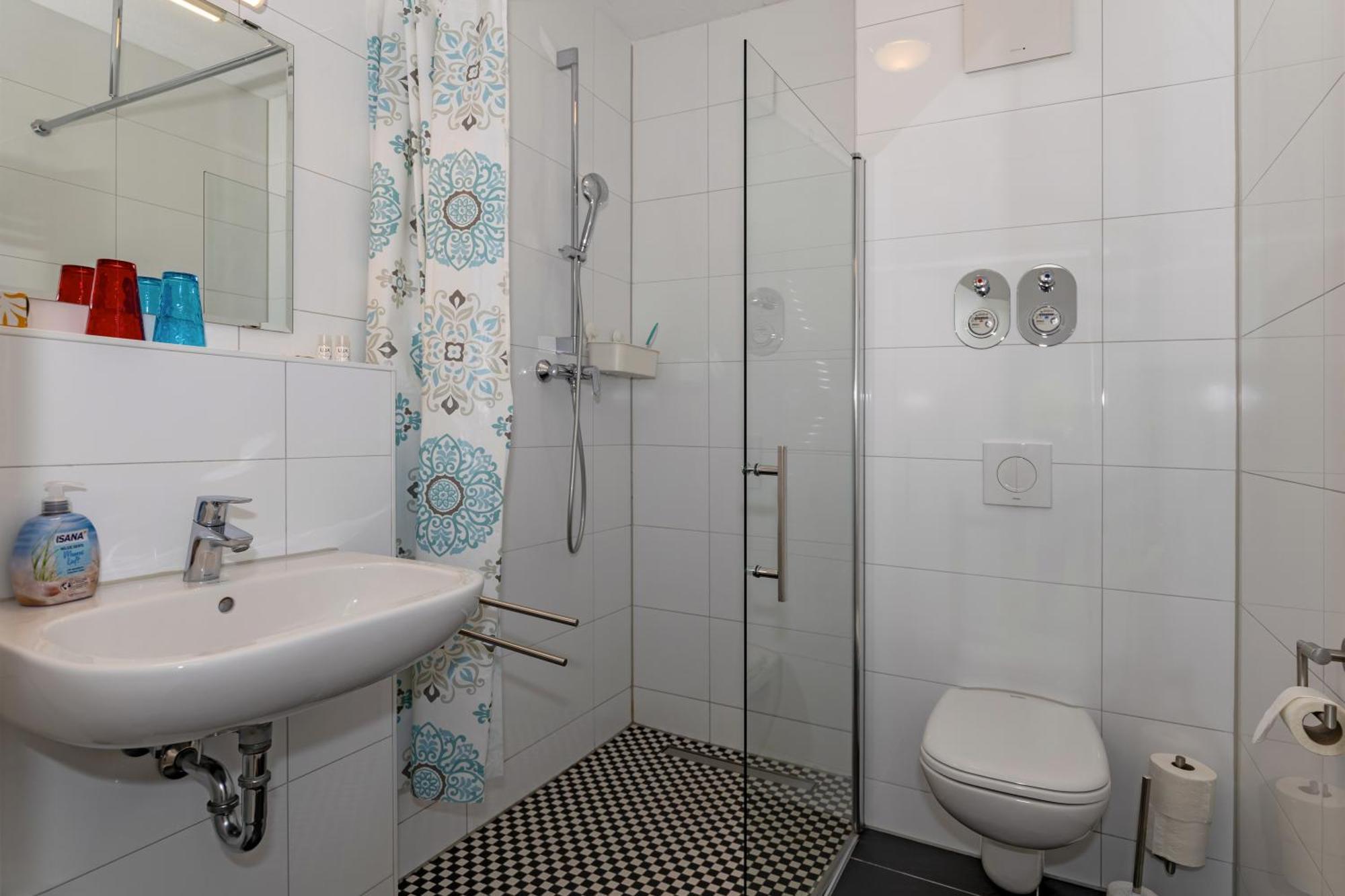 Hotel Zur Traube คูล็องสบอร์น ภายนอก รูปภาพ