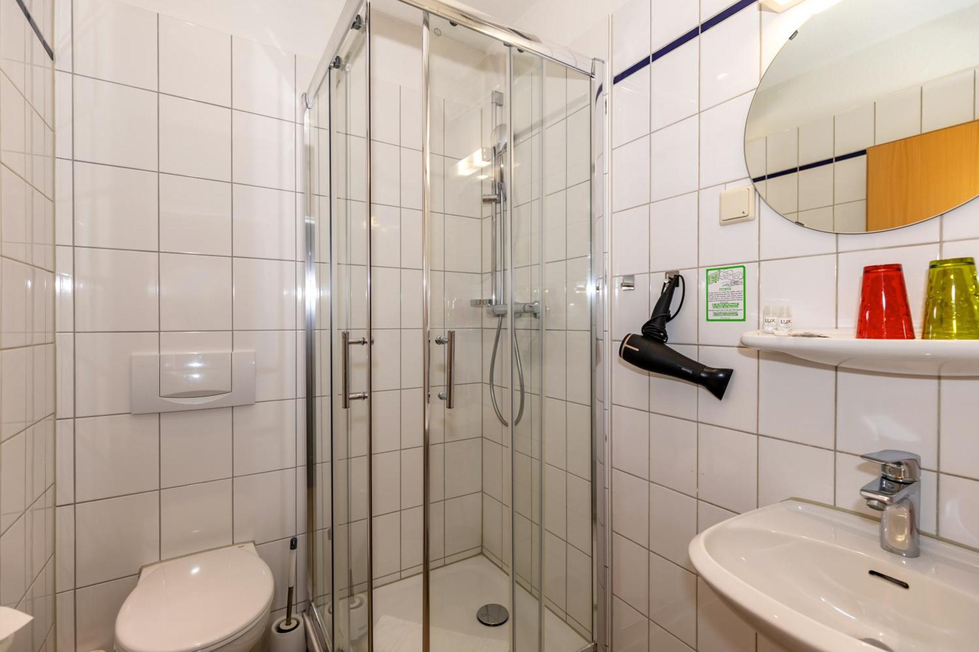 Hotel Zur Traube คูล็องสบอร์น ภายนอก รูปภาพ