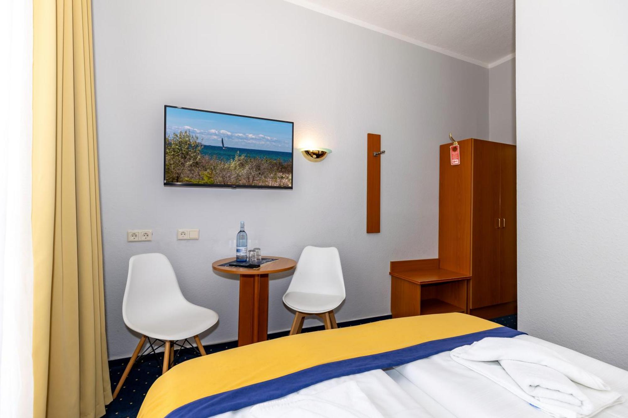 Hotel Zur Traube คูล็องสบอร์น ภายนอก รูปภาพ